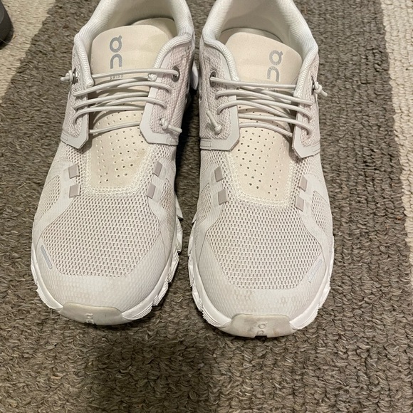 Oncloud white shoes - Picture 2 of 4